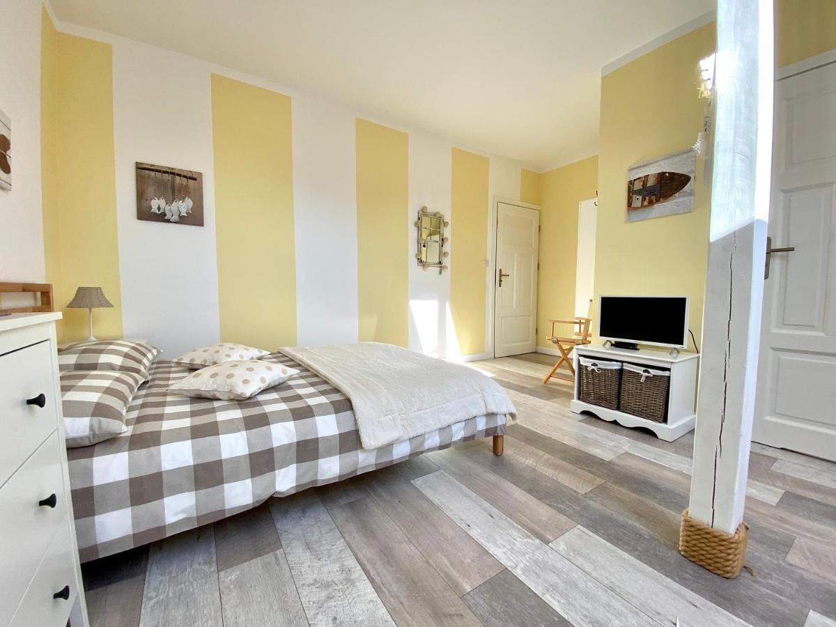Szary Domek Apartamenty Ustka Exterior foto
